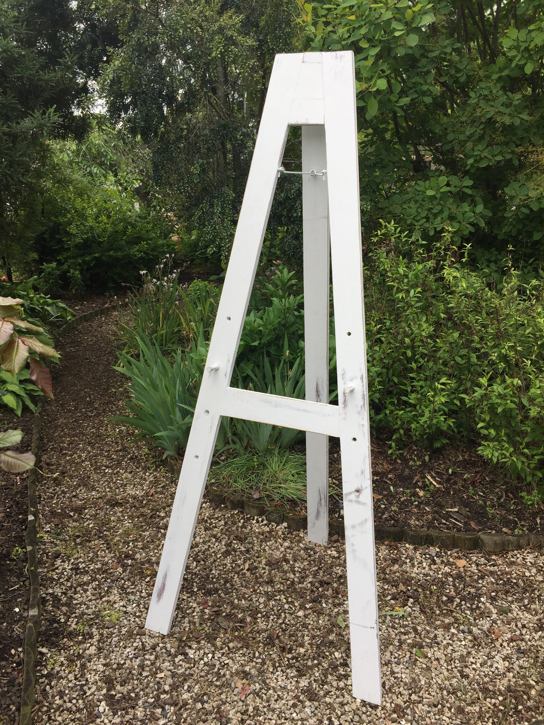 Rustic White Easel